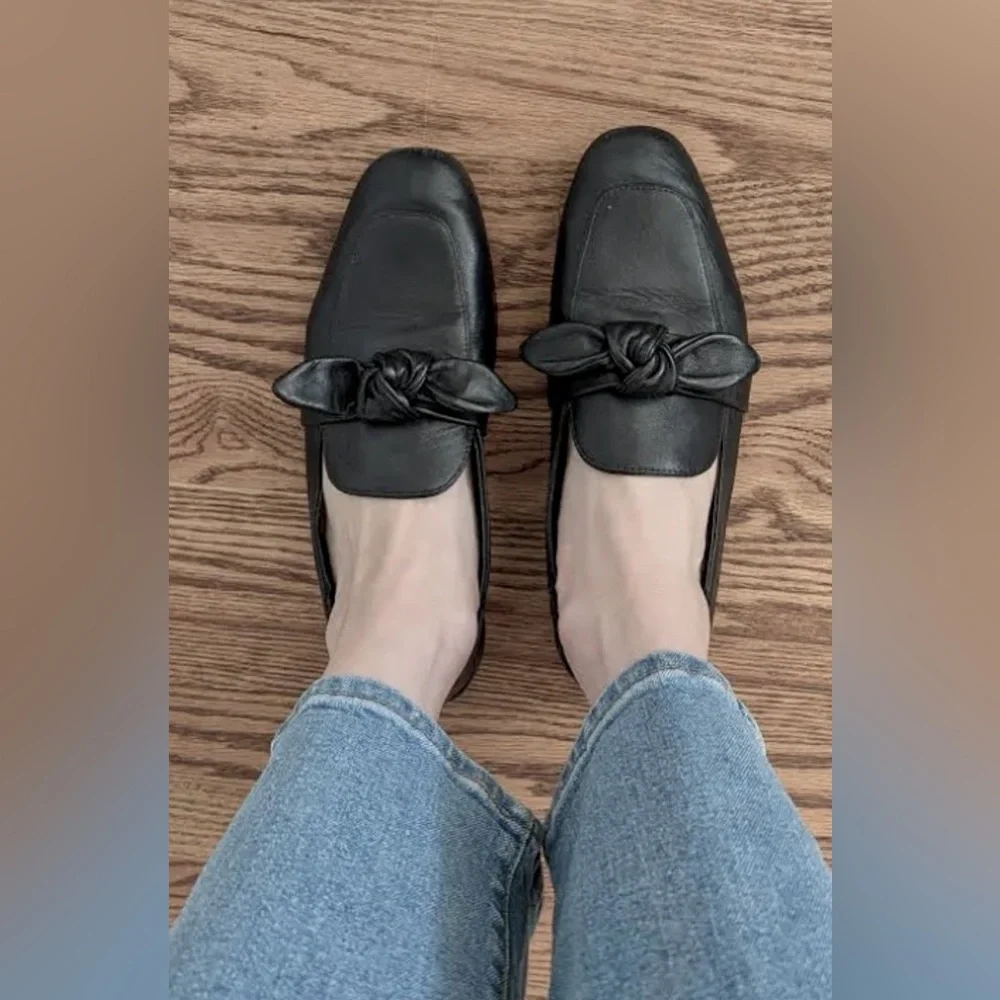 Stuart Weitzman Bandeau Leather Flat Loafers Short Heel in Black Size 9
